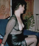 Eine reife Frau wirkt sexuell frustriert